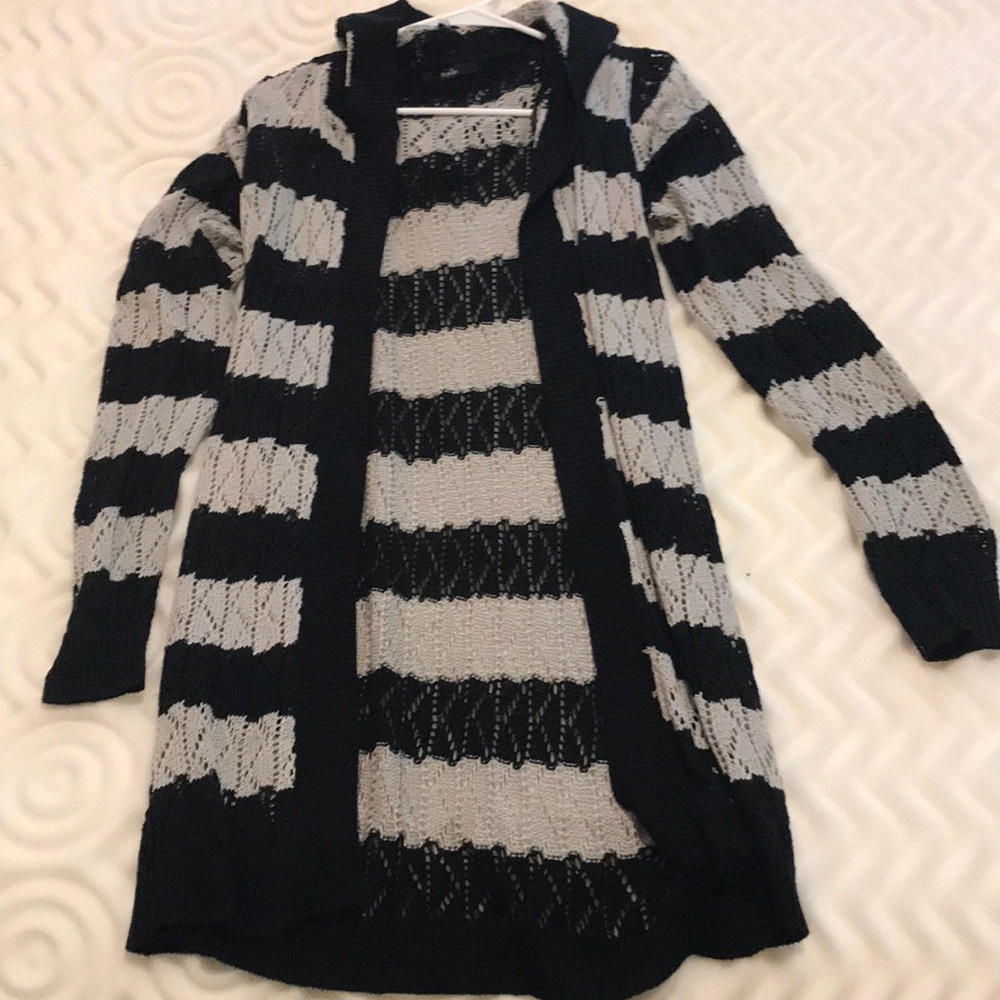 💓Long, sheer, black and gray cardigan